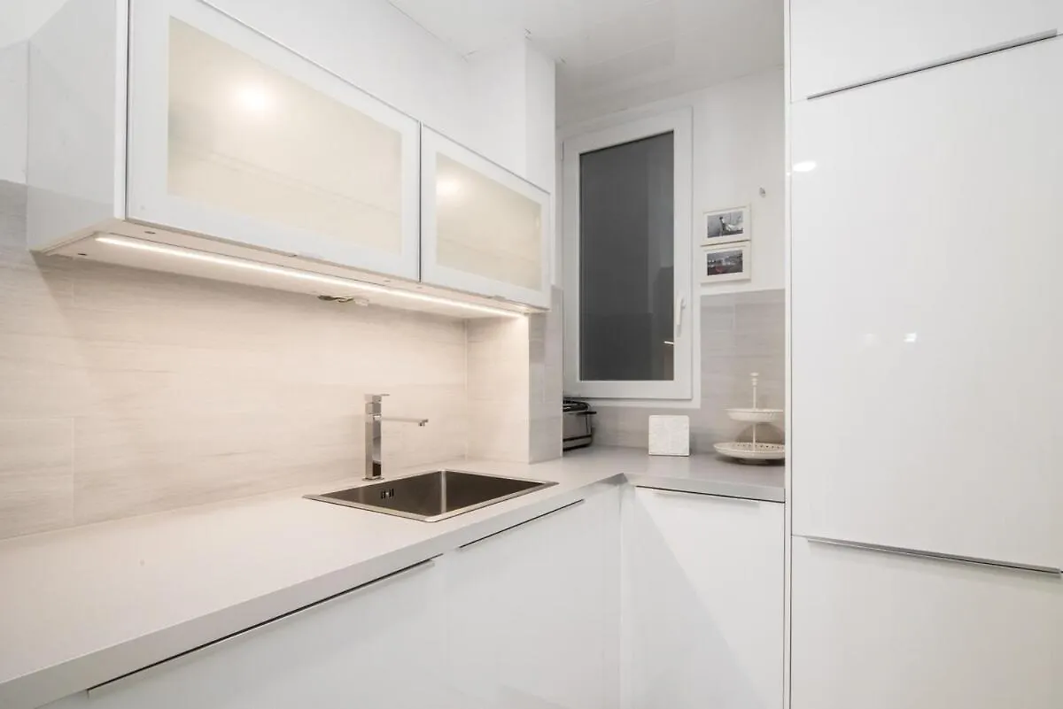 Apartment Nice, Cozy, Up To 6, Fcb Stadium, Free Parking Barcelona