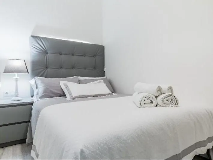 Apartment Nice, Cozy, Up To 6, Fcb Stadium, Free Parking Barcelona
